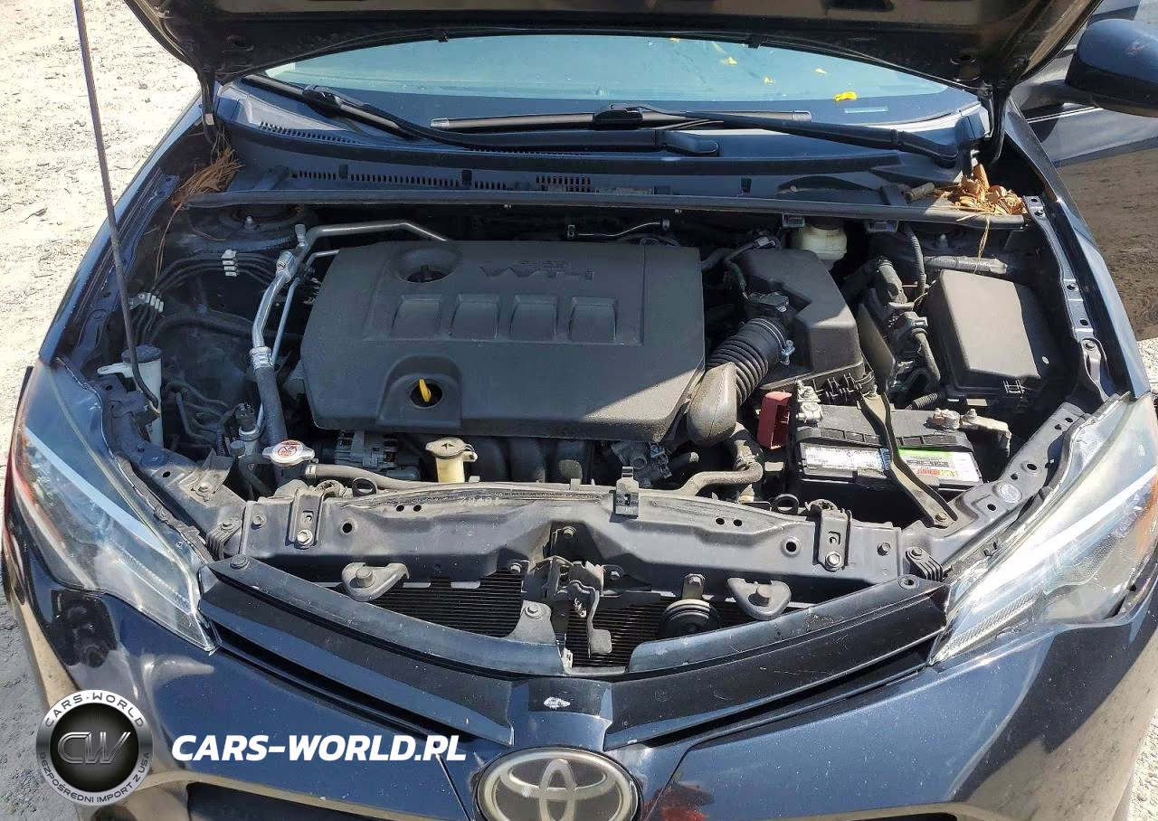 2018 Toyota Corolla Le VIN:5YFBURHE8JP805768 - 11