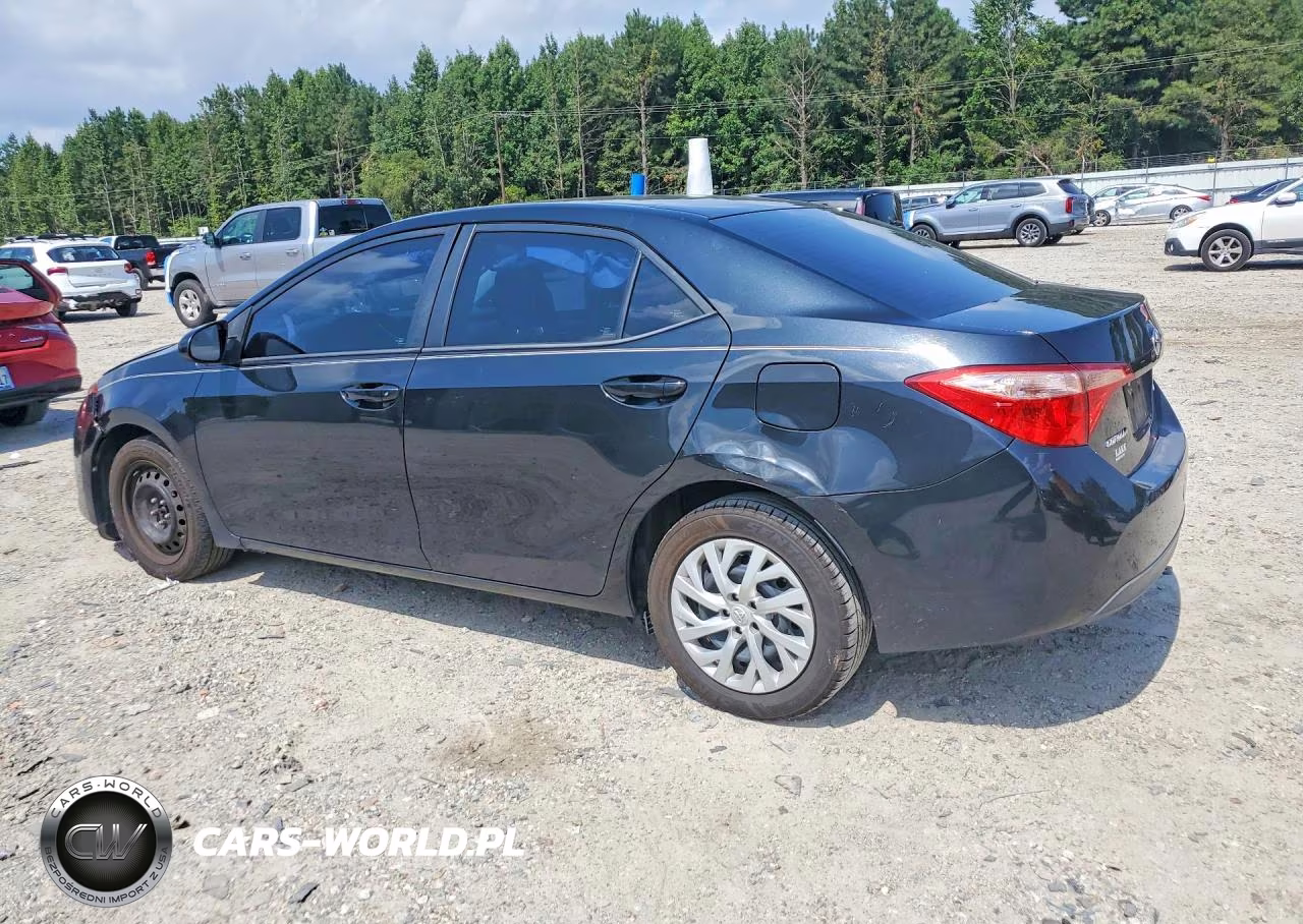 2018 Toyota Corolla Le VIN:5YFBURHE8JP805768 - 2