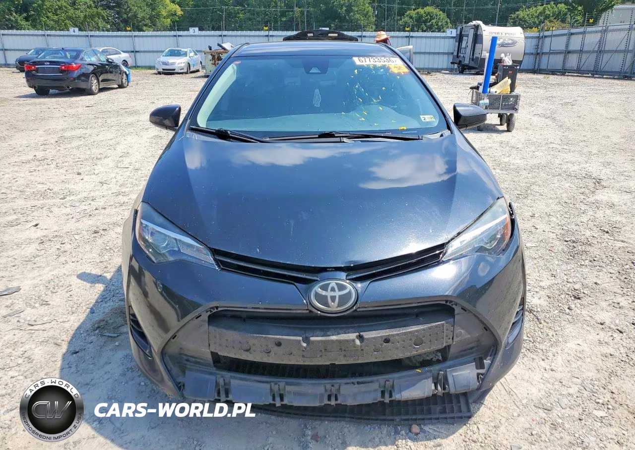 2018 Toyota Corolla Le VIN:5YFBURHE8JP805768 - 5