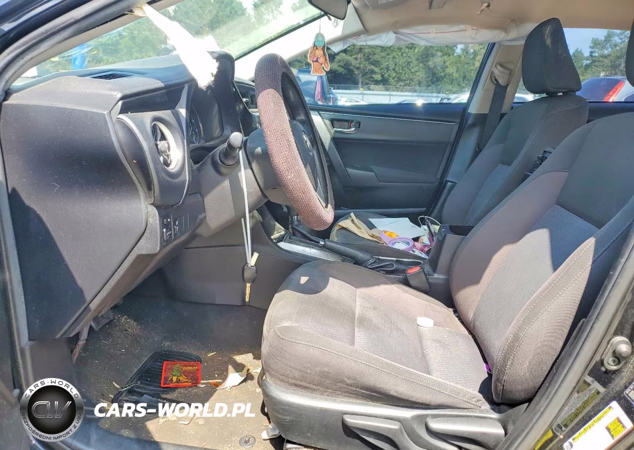 2018 Toyota Corolla Le VIN:5YFBURHE8JP805768 - 7
