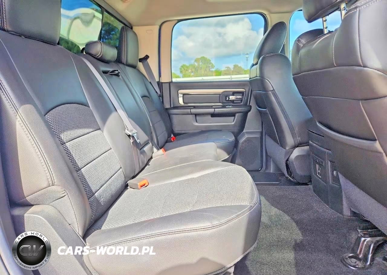 2016 Ram 1500 Sport VIN:1C6RR6UTXGS284392 - 10