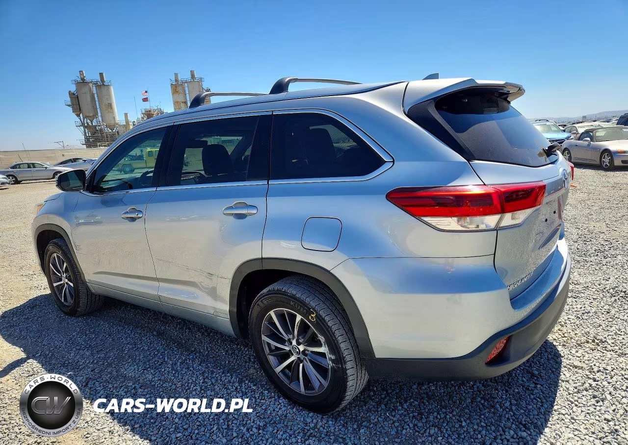 2017 Toyota Highlander Xle VIN:5TDKZRFH4HS511624 - 2