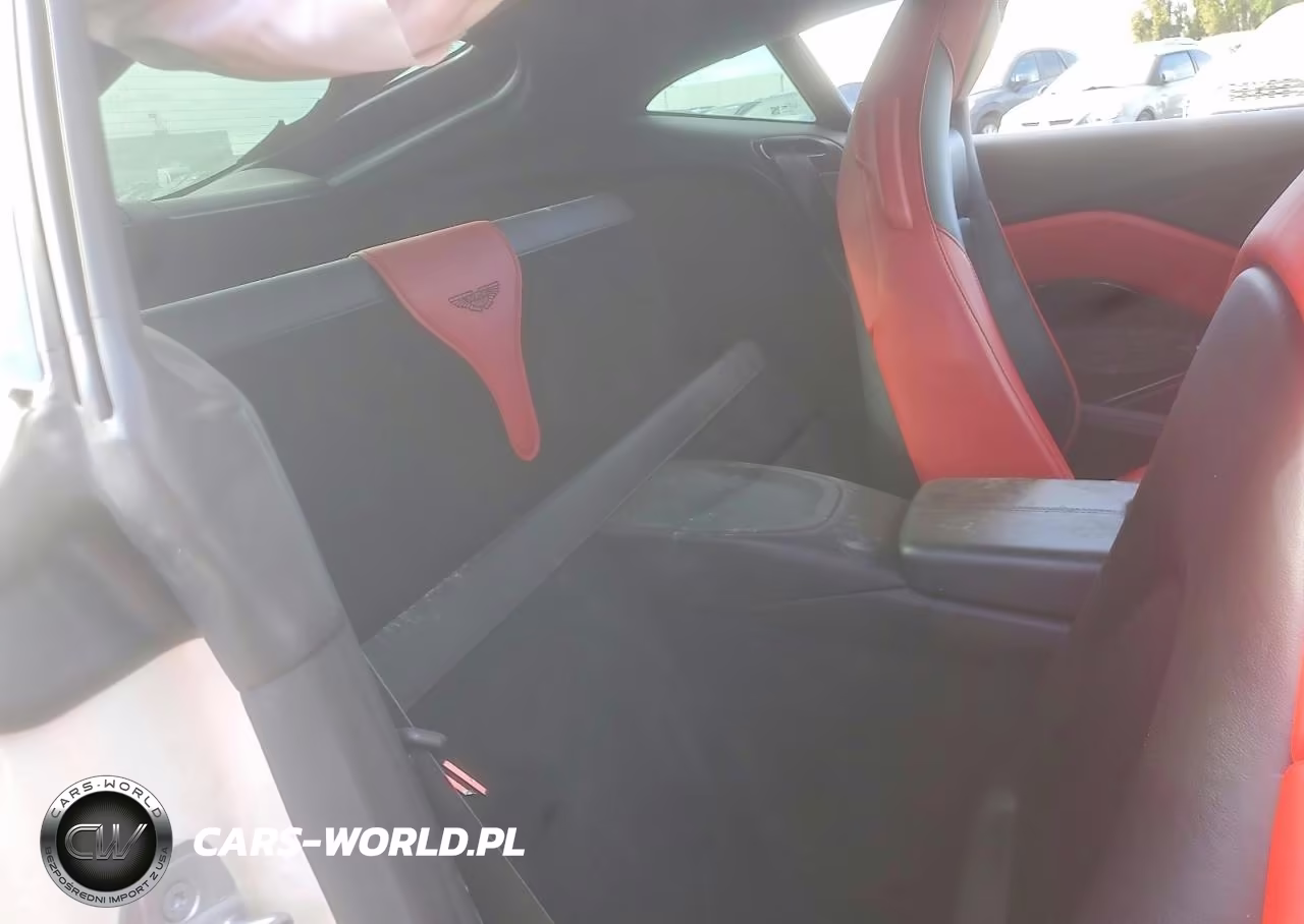 2019 Aston Martin Vantage VIN:SCFSMGAWXKGN02034 - 10