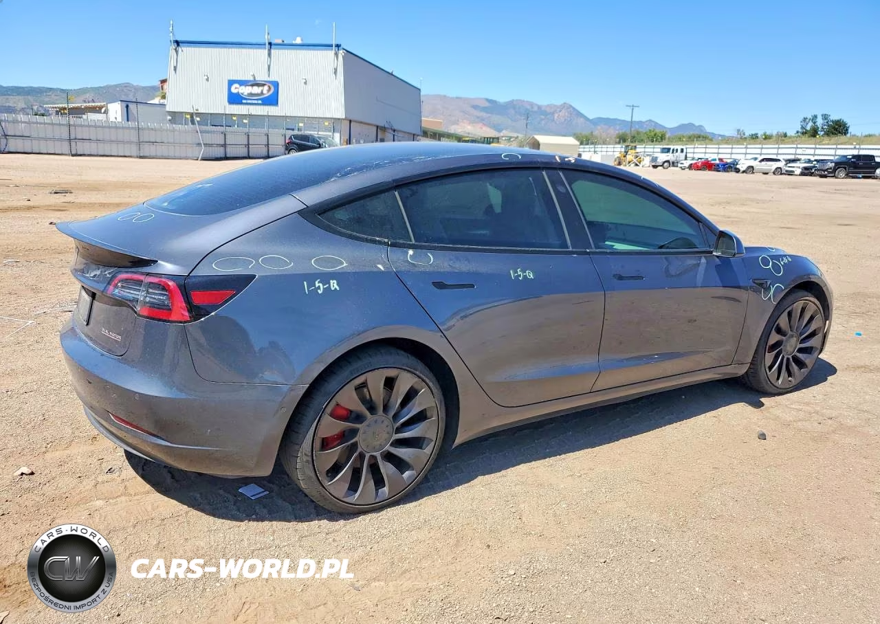 2021 Tesla Model 3 VIN:5YJ3E1EC0MF061170 - 3