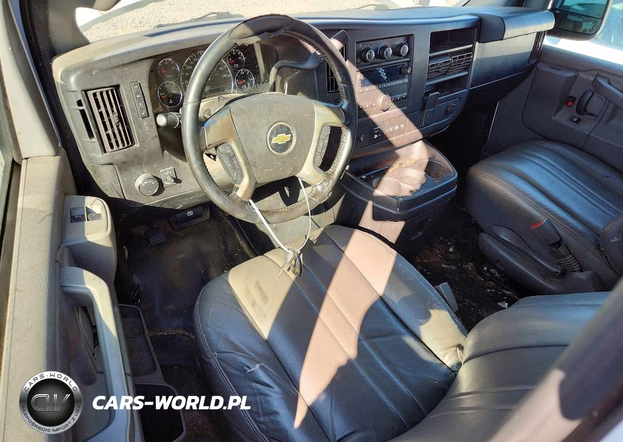 2018 Chevrolet Express G3500 VIN:1GCZGHFG1J1312667 - 8