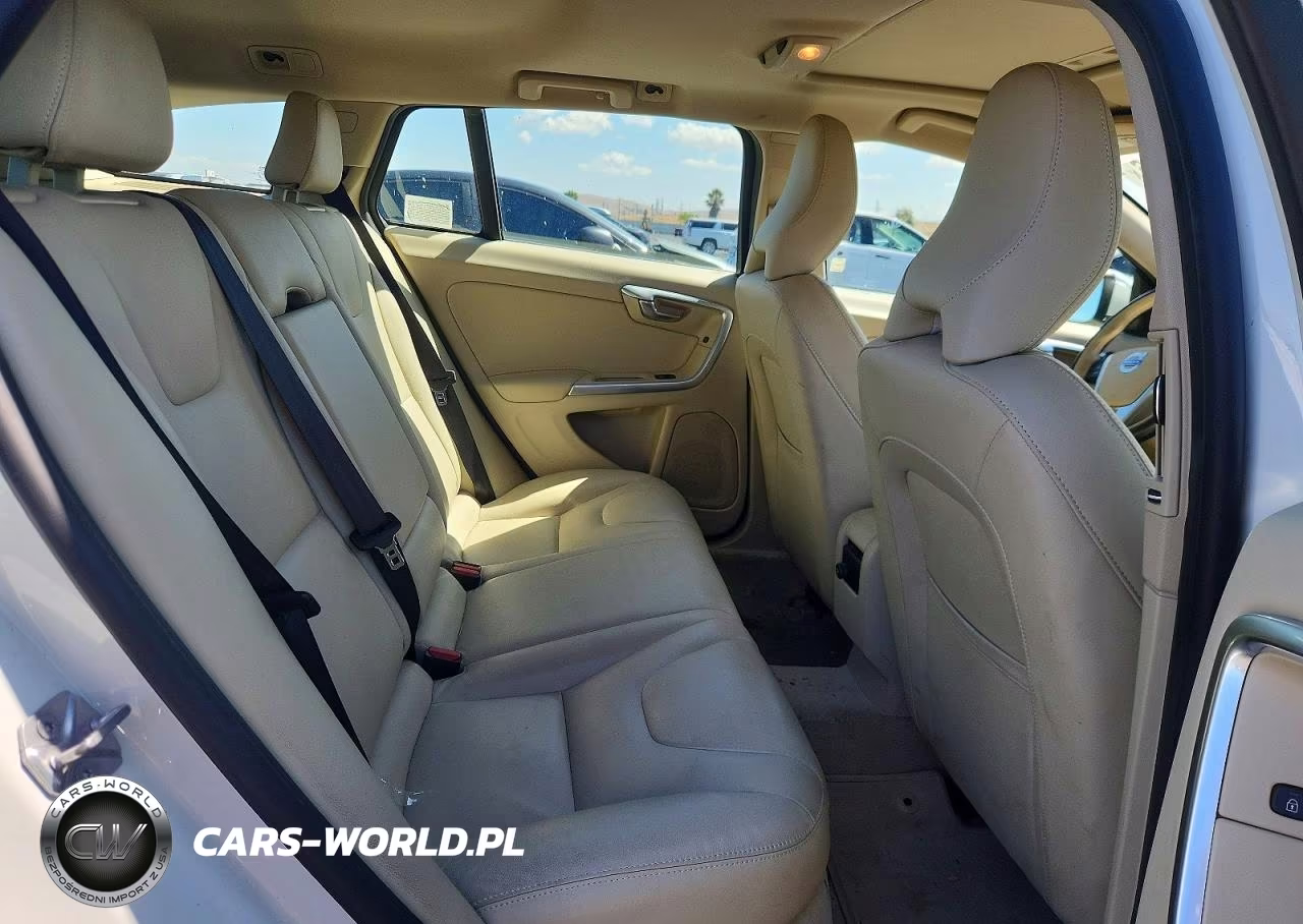 2015 Volvo V60 Platinum VIN:YV140MEM9F1240925 - 10