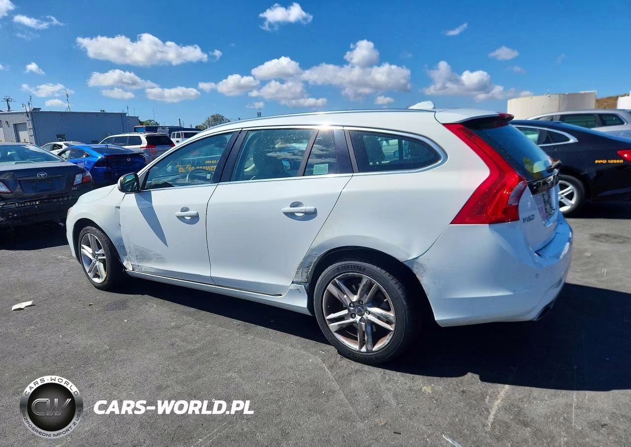2015 Volvo V60 Platinum VIN:YV140MEM9F1240925 - 2