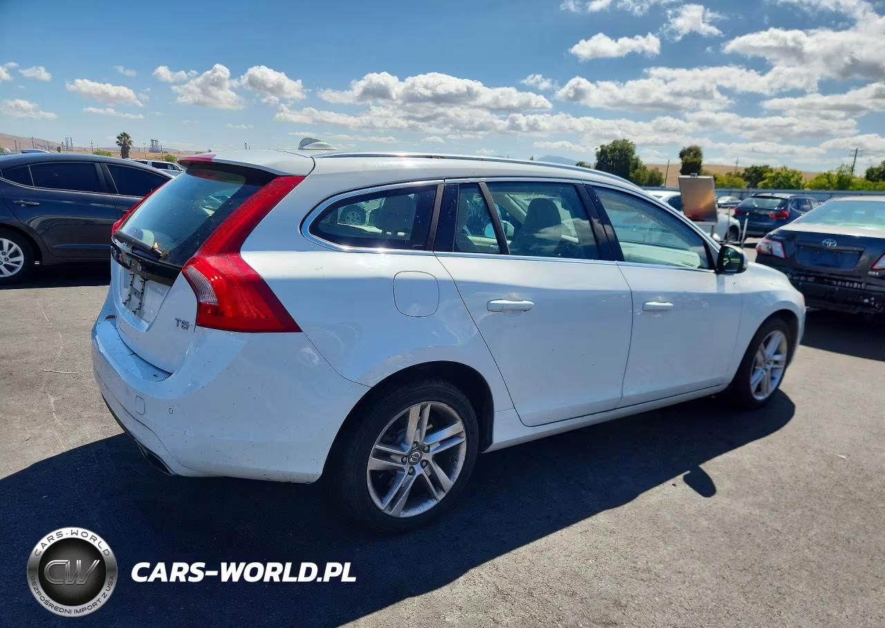 2015 Volvo V60 Platinum VIN:YV140MEM9F1240925 - 3