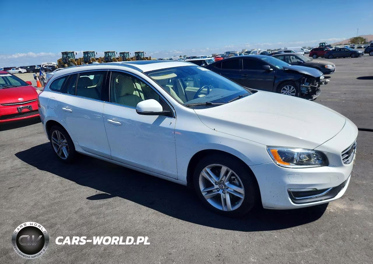 2015 Volvo V60 Platinum VIN:YV140MEM9F1240925 - 4
