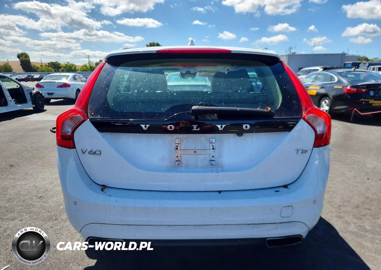 2015 Volvo V60 Platinum VIN:YV140MEM9F1240925 - 6