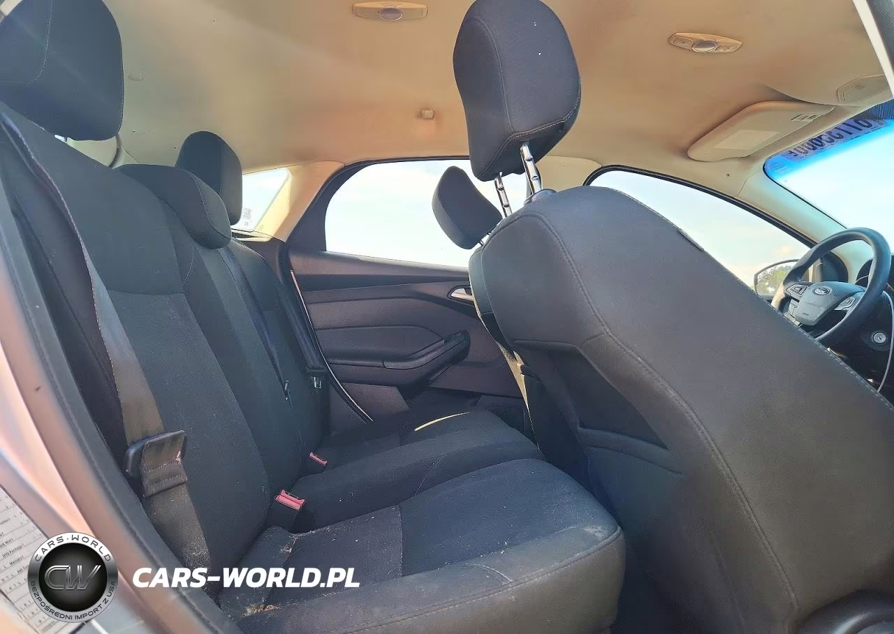 2017 Ford Focus Se VIN:1FADP3K24HL249785 - 10