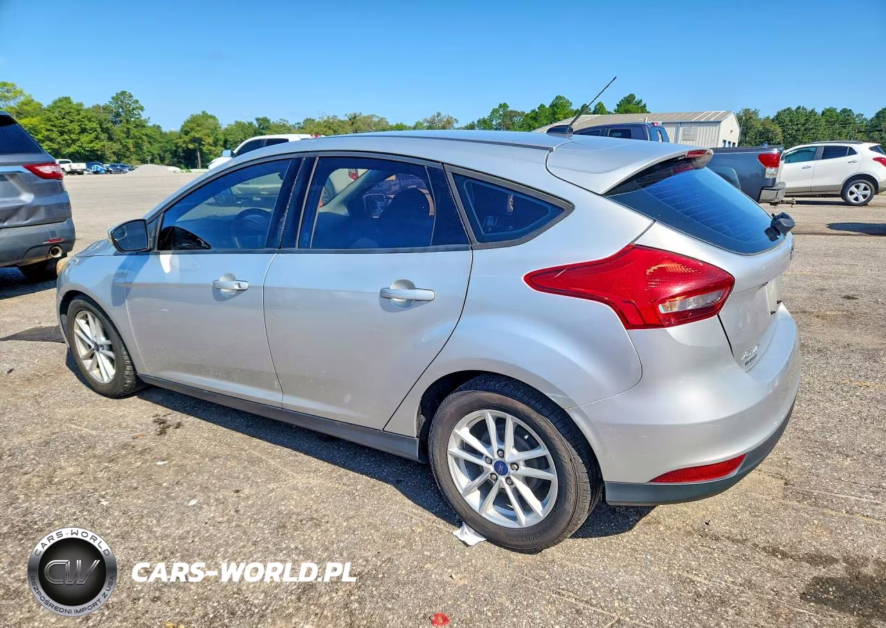 2017 Ford Focus Se VIN:1FADP3K24HL249785 - 2
