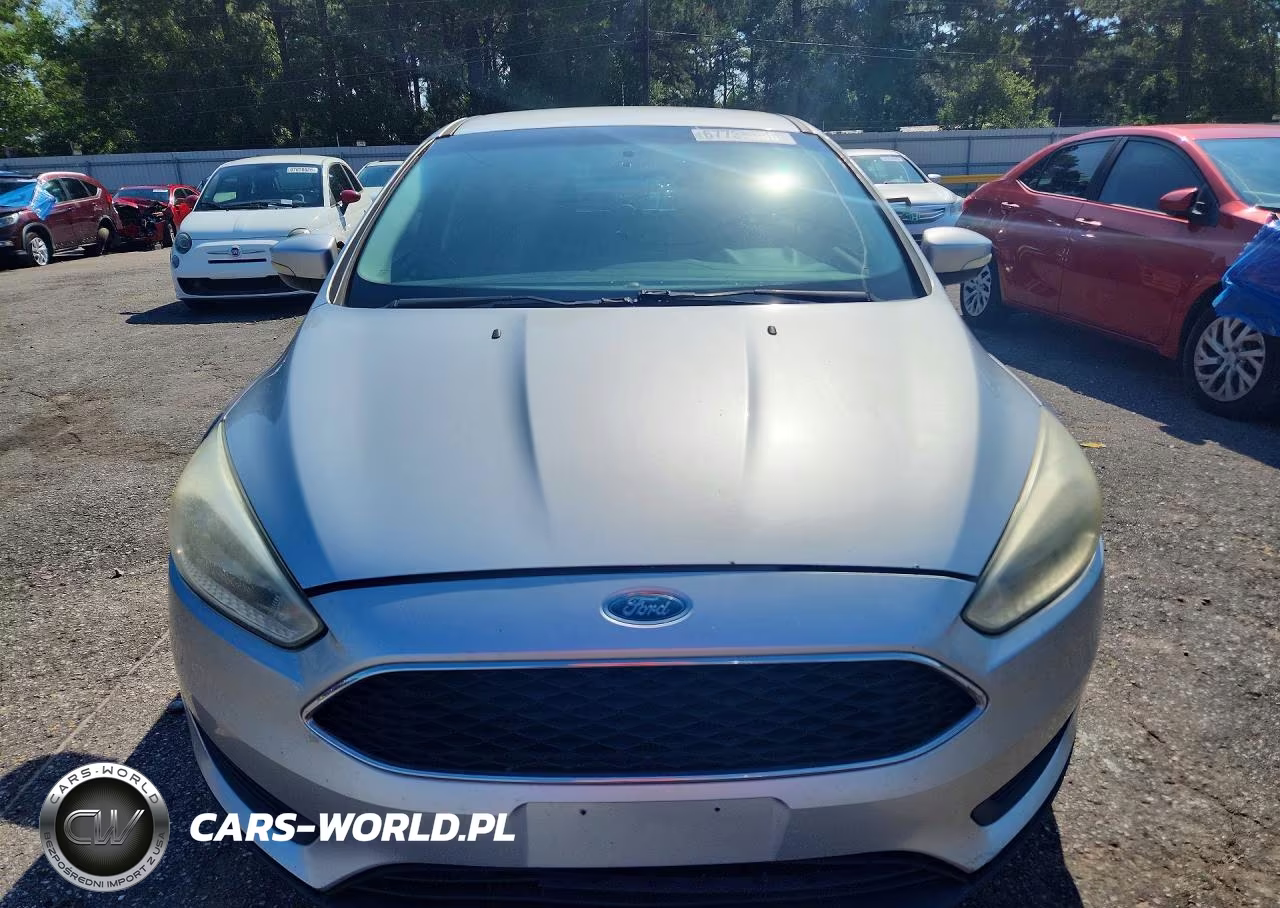 2017 Ford Focus Se VIN:1FADP3K24HL249785 - 5