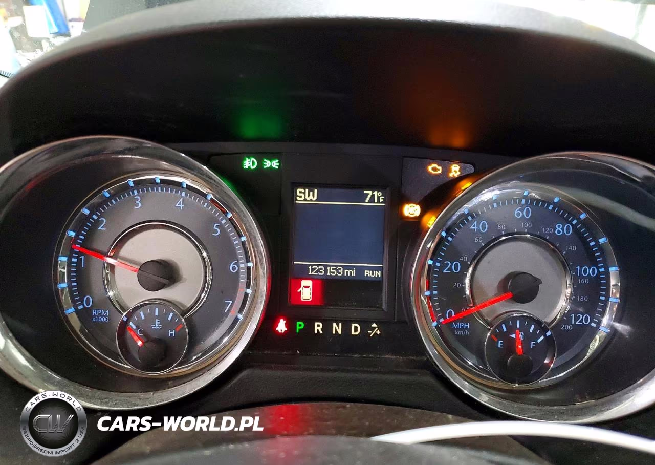 2014 Chrysler Town & Country Touring VIN:2C4RC1BG9ER441766 - 9