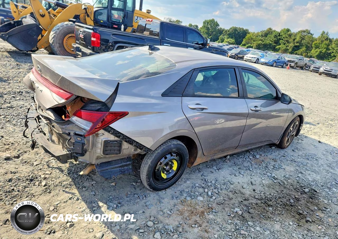 2023 Hyundai Elantra Sel VIN:KMHLS4AG4PU566137 - 3