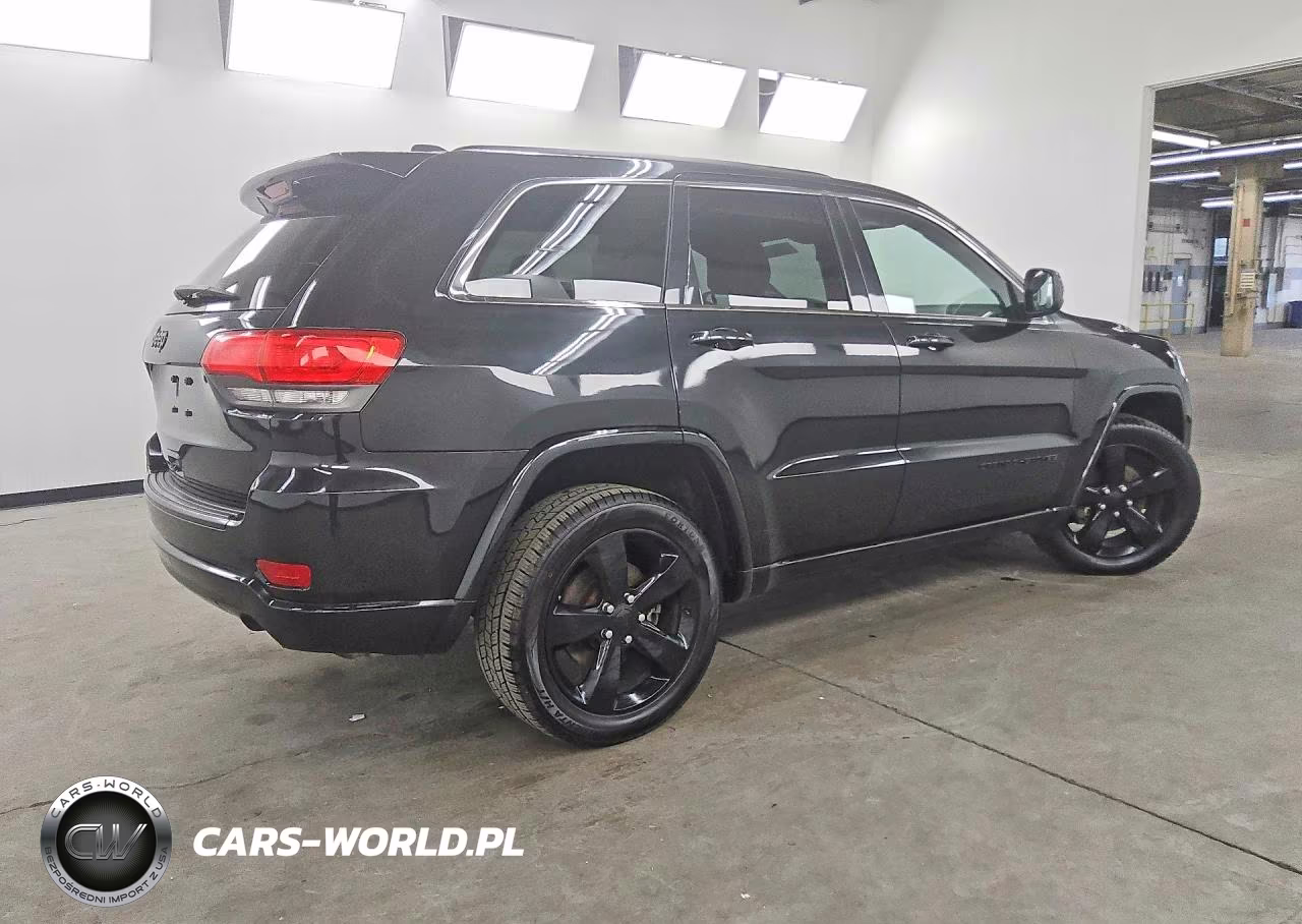 2014 Jeep Grand Cherokee Laredo VIN:1C4RJFAG5EC479427 - 3