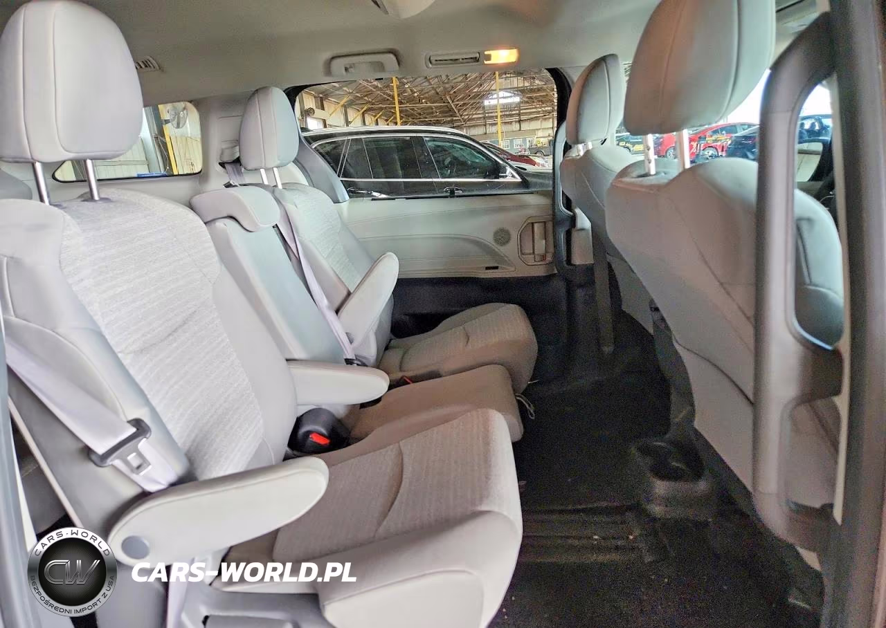 2021 Toyota Sienna Le VIN:5TDKRKEC2MS053637 - 11