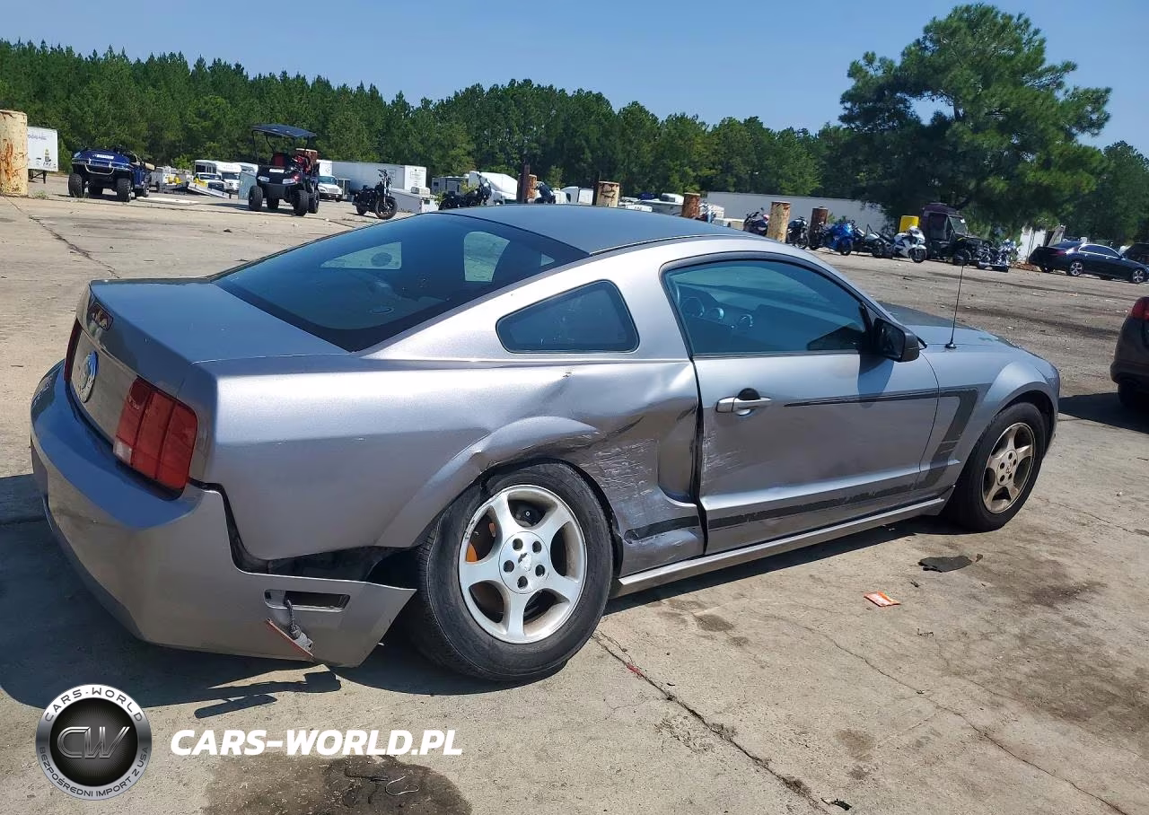 2007 Ford Mustang VIN:1ZVHT80N775282913 - 3