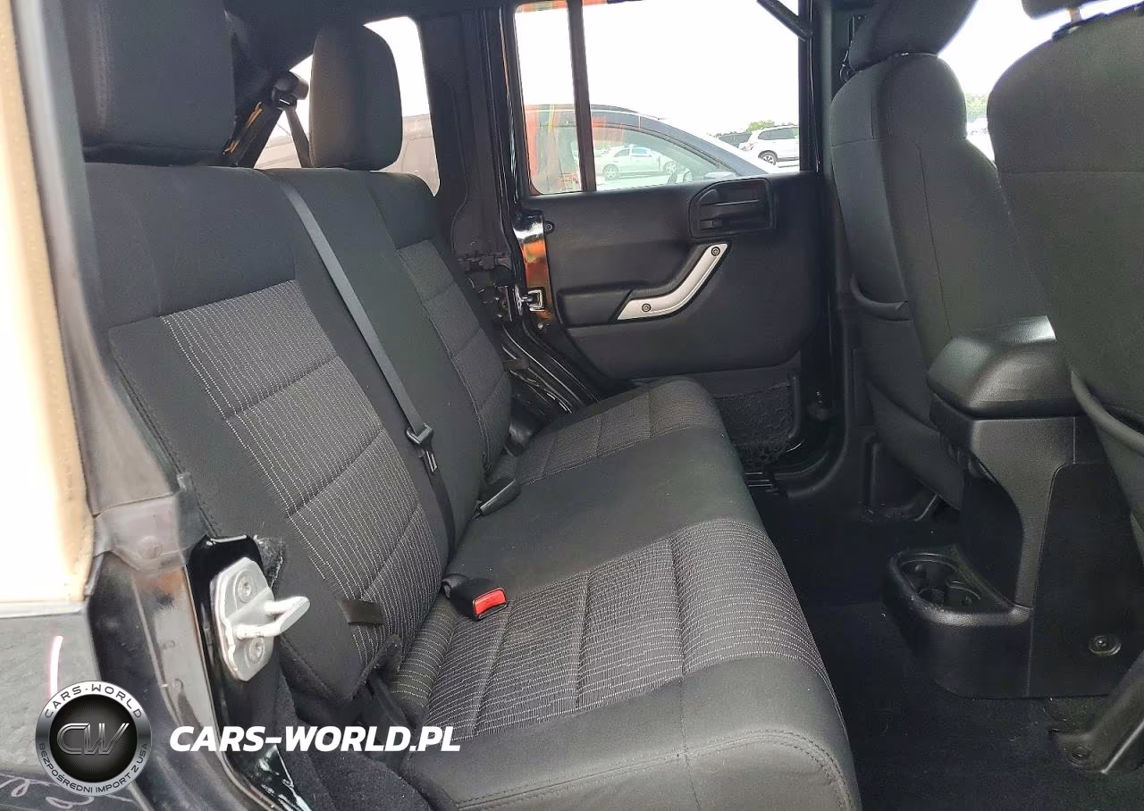 2012 Jeep Wrangler Unlimited Sahara VIN:1C4HJWEG8CL104473 - 10