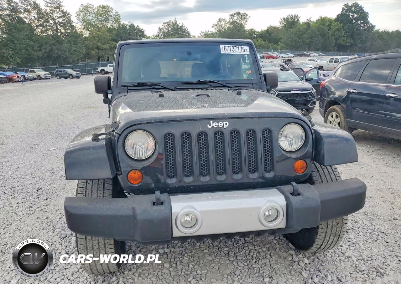 2012 Jeep Wrangler Unlimited Sahara VIN:1C4HJWEG8CL104473 - 5
