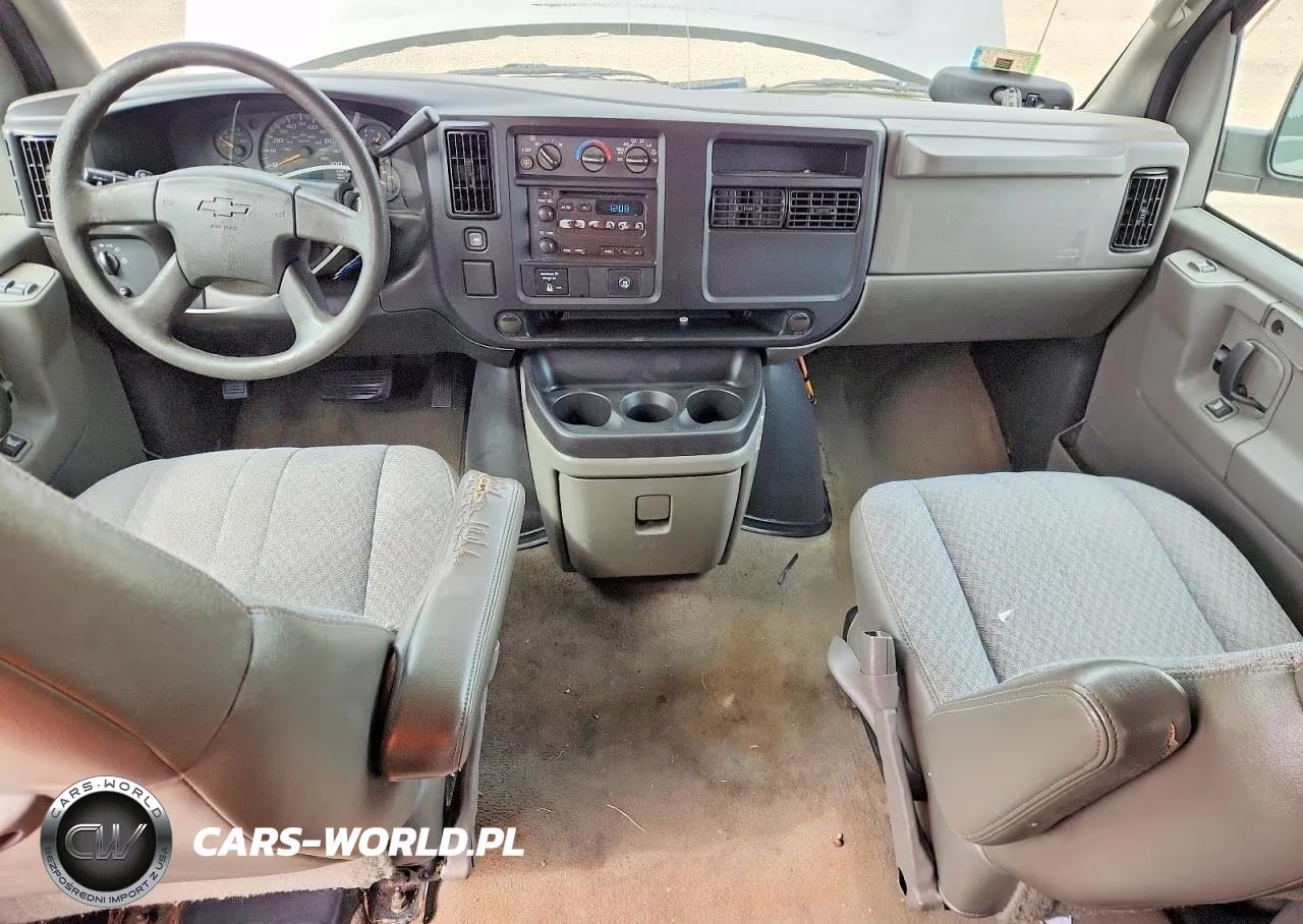 2007 Chevrolet Express 3500 VIN:1GAHG35U971111543 - 8