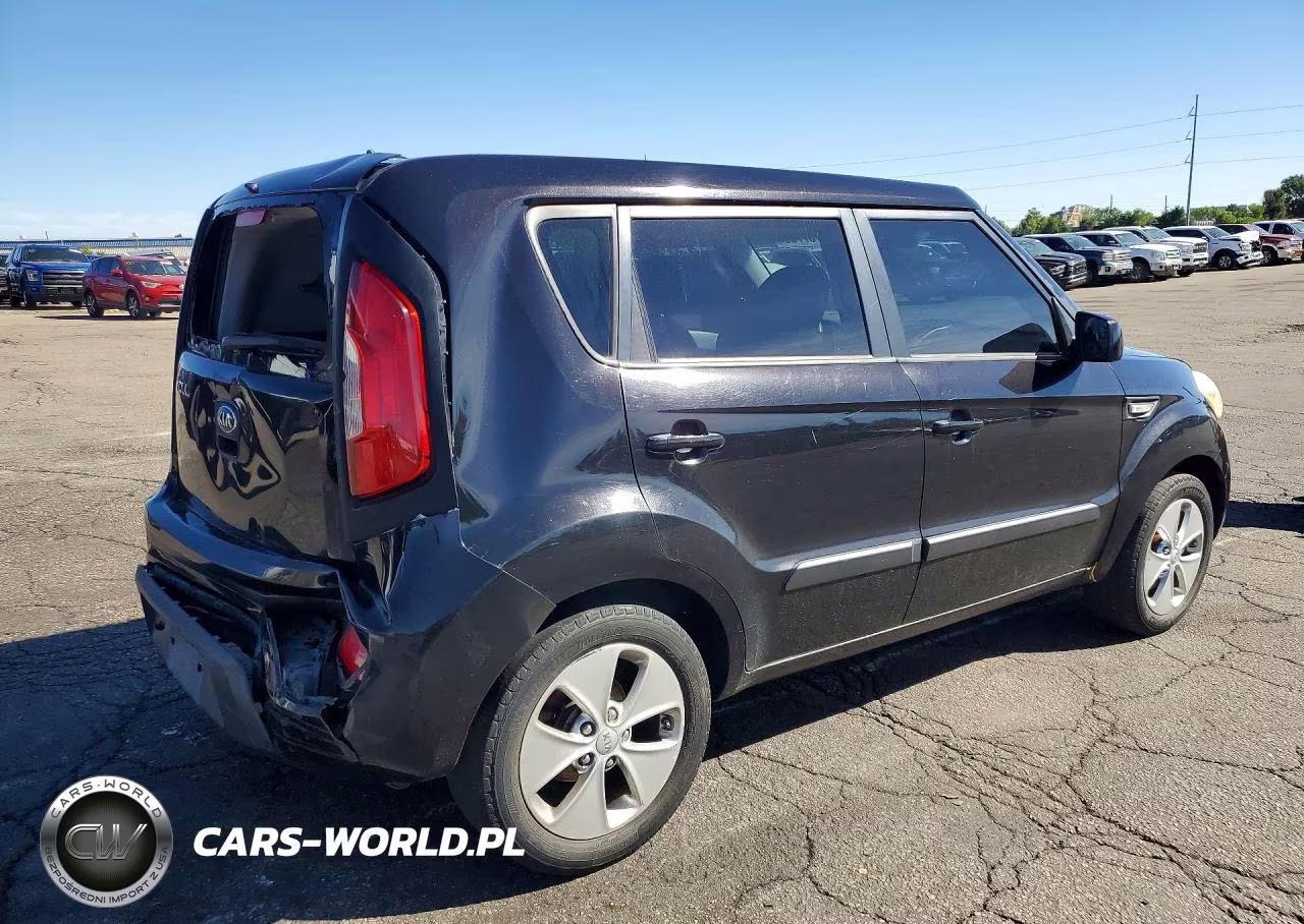 2013 Kia Soul Base VIN:KNDJT2A51D7583273 - 3
