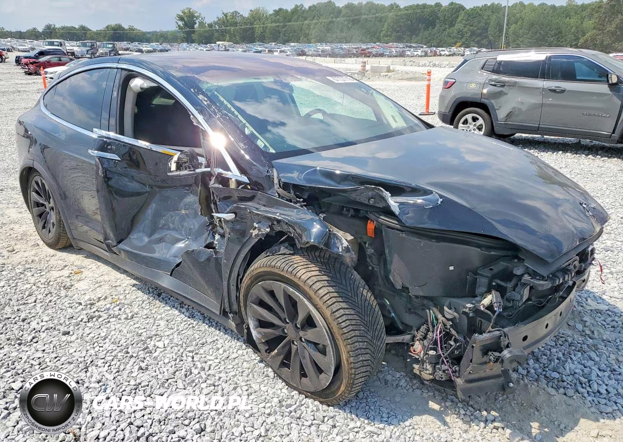 2018 Tesla Model X VIN:5YJXCBE21JF127144 - 4
