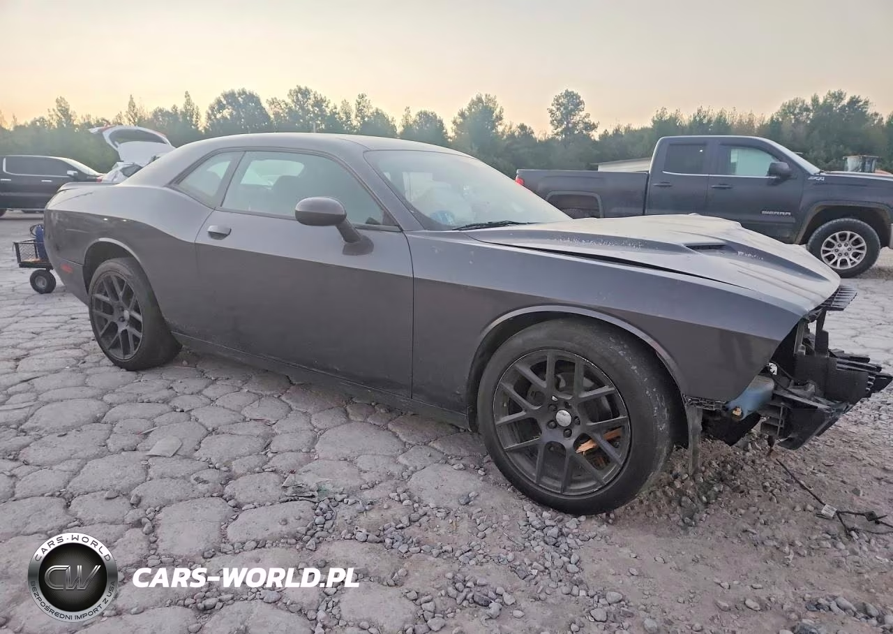 2021 Dodge Challenger Sxt VIN:2C3CDZAG0MH627076 - 4