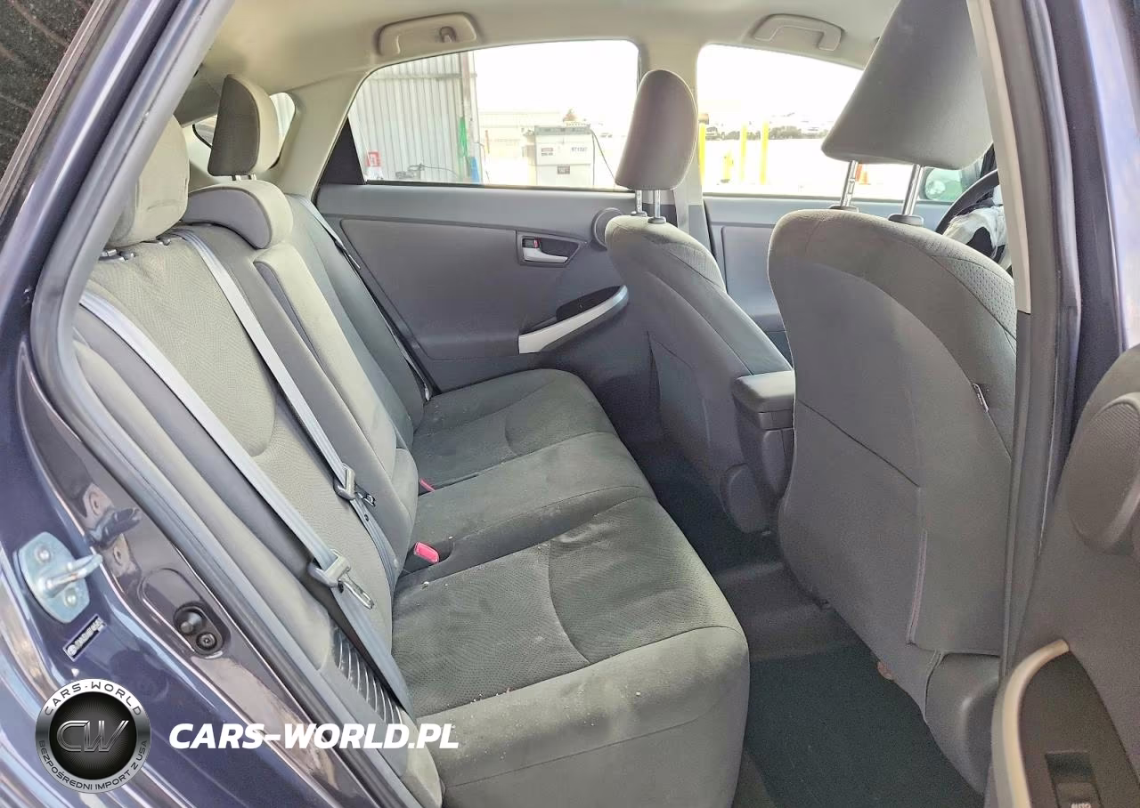 2011 Toyota Prius Three VIN:JTDKN3DU6B1465453 - 10