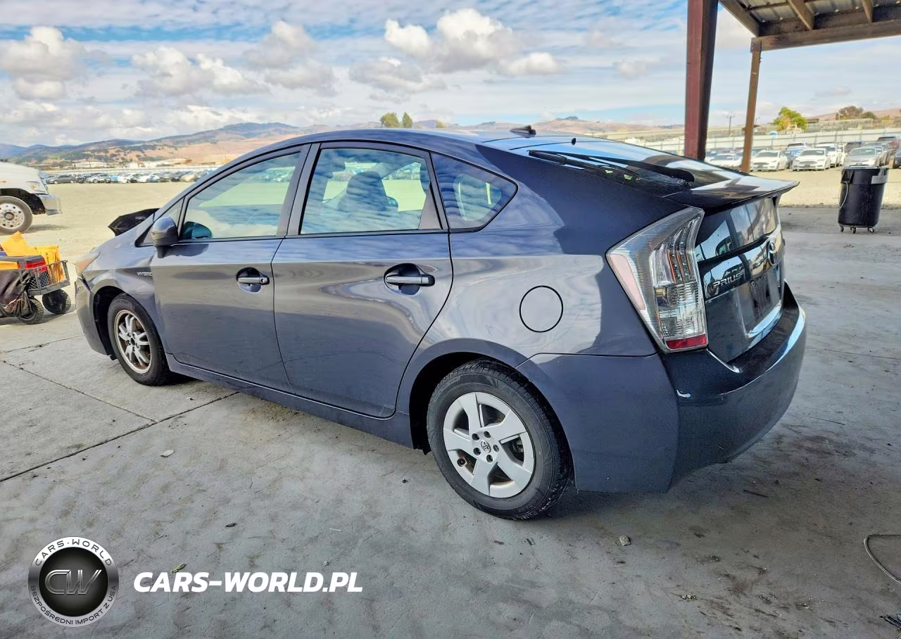 2011 Toyota Prius Three VIN:JTDKN3DU6B1465453 - 2