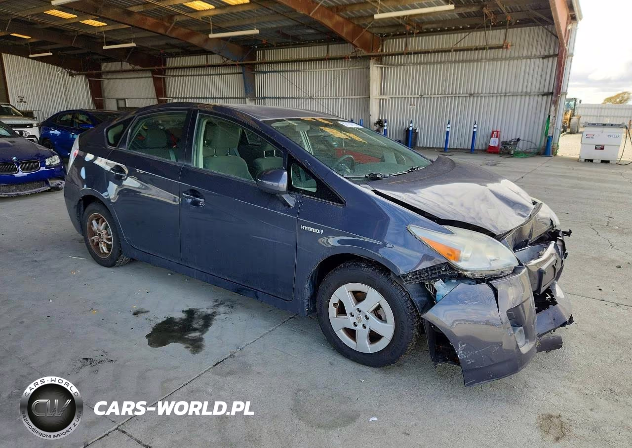 2011 Toyota Prius Three VIN:JTDKN3DU6B1465453 - 4