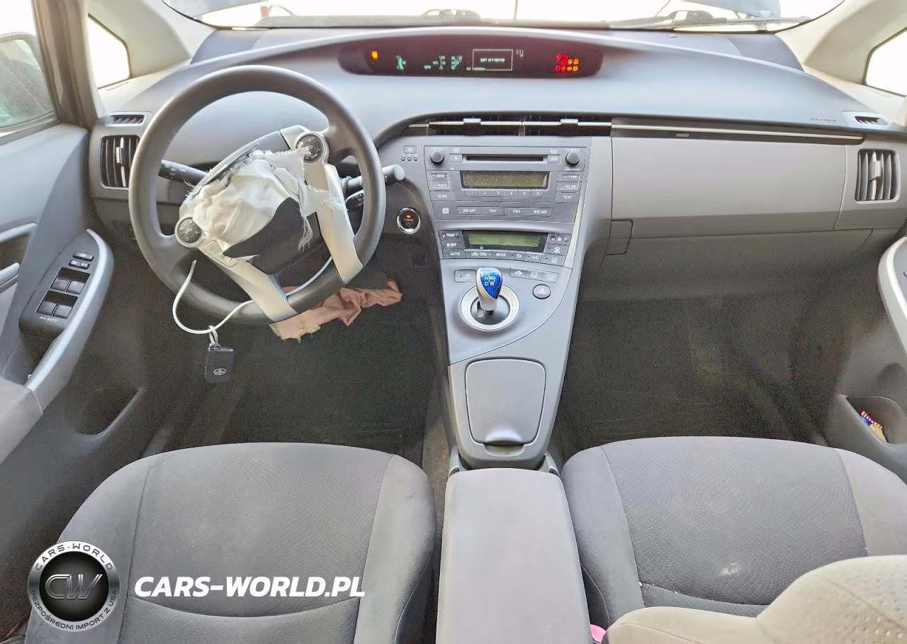 2011 Toyota Prius Three VIN:JTDKN3DU6B1465453 - 8