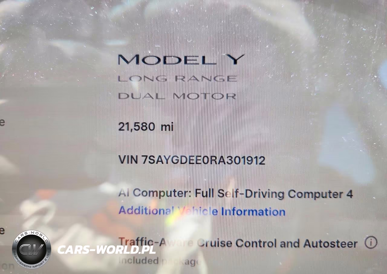 2024 Tesla Model Y VIN:7SAYGDEE0RA301912 - 9