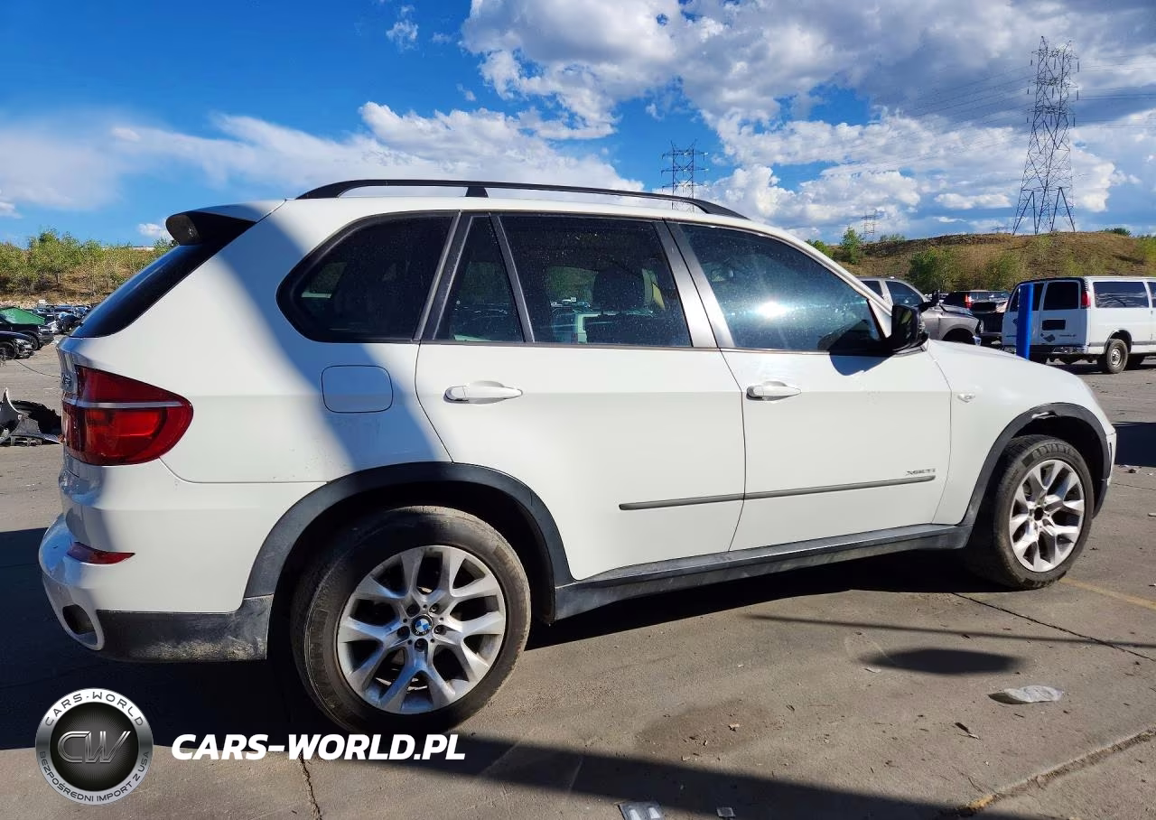 2012 BMW X5 xDrive35I VIN:5UXZV4C56CL762113 - 3