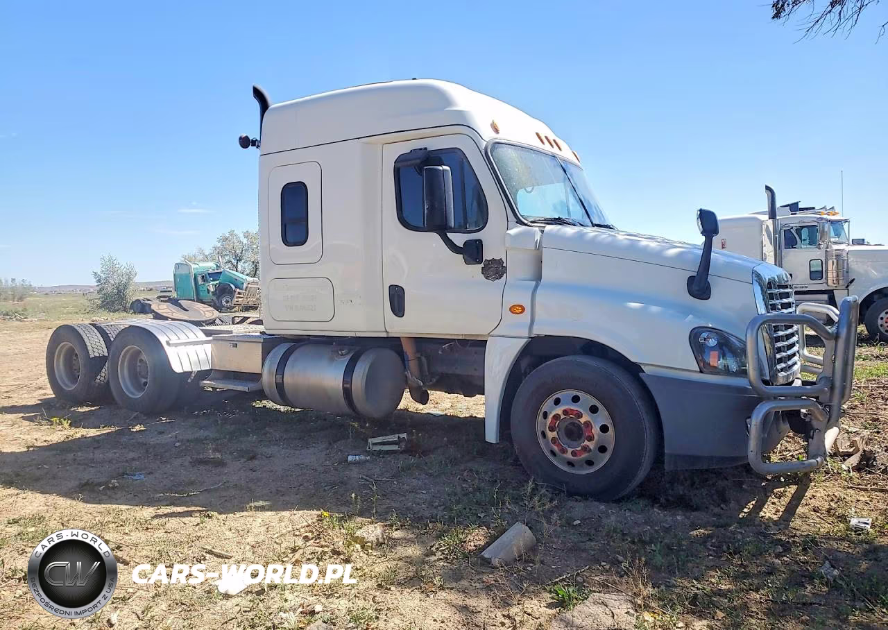 2018 Freightliner Cascadia 125 Semi Truck VIN:1FUJGLDR1JLJV6521 - 4