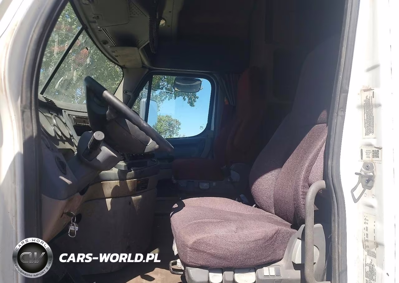 2018 Freightliner Cascadia 125 Semi Truck VIN:1FUJGLDR1JLJV6521 - 7