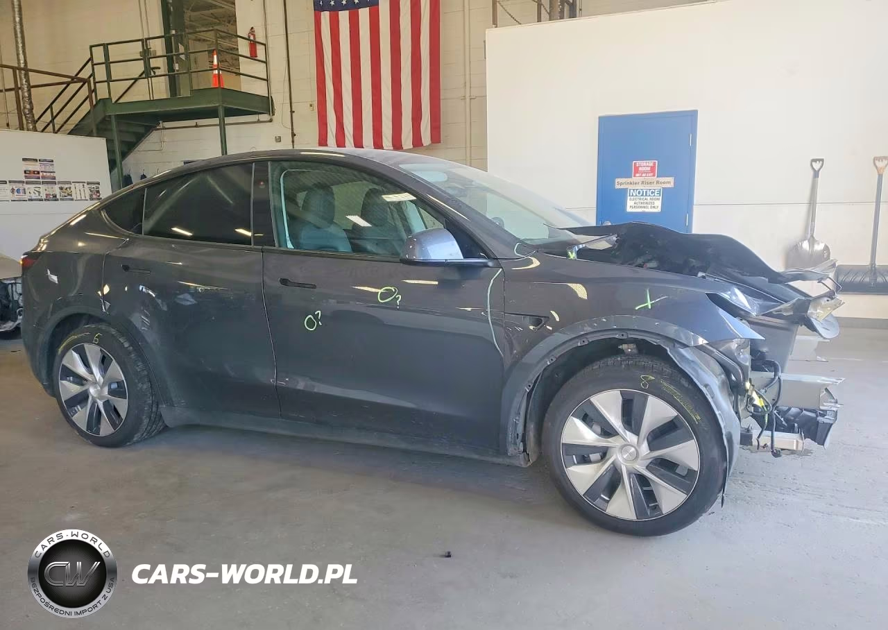 2023 Tesla Model Y VIN:7SAYGAEE1PF840845 - 4