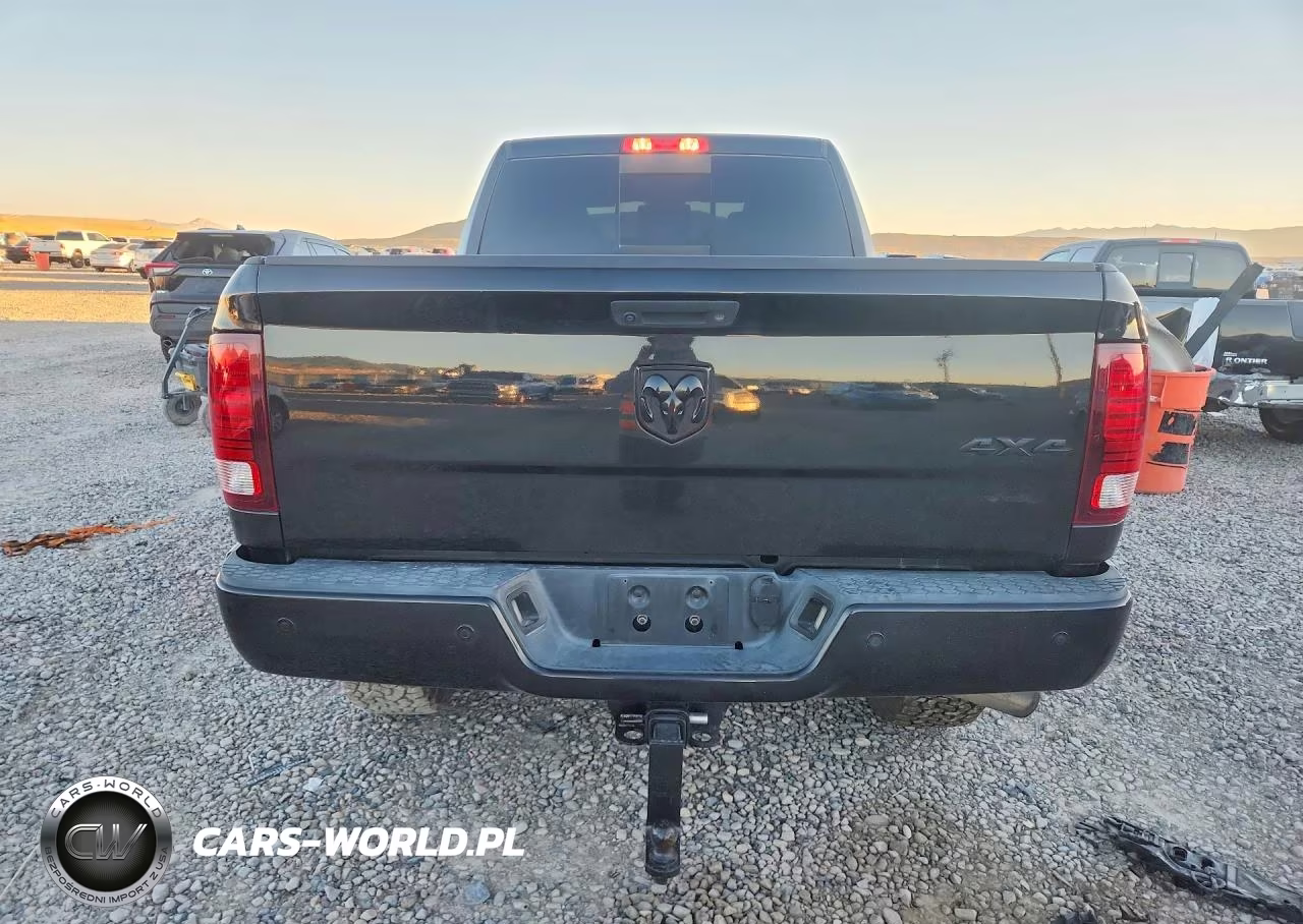 2018 Ram 2500 Laramie VIN:3C6UR5NJ1JG192443 - 6