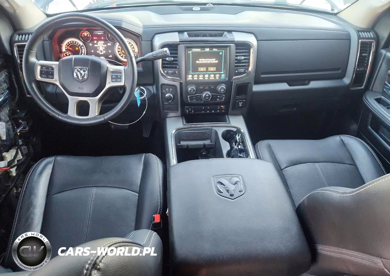 2018 Ram 2500 Laramie VIN:3C6UR5NJ1JG192443 - 8