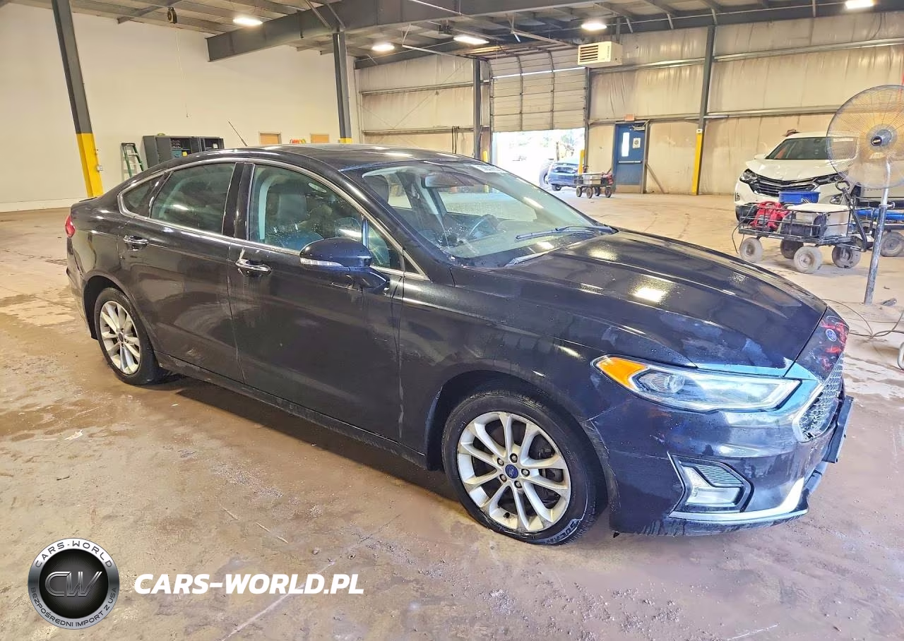 2020 Ford Fusion Titanium VIN:3FA6P0SU8LR132066 - 4