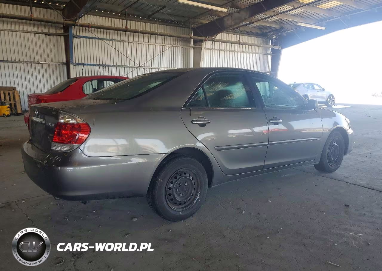 2005 Toyota Camry Le VIN:4T1BE32K25U546689 - 3