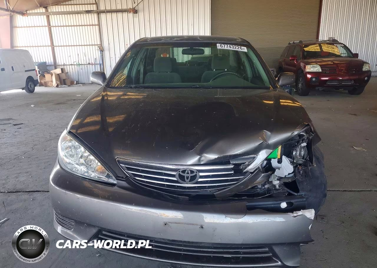 2005 Toyota Camry Le VIN:4T1BE32K25U546689 - 5