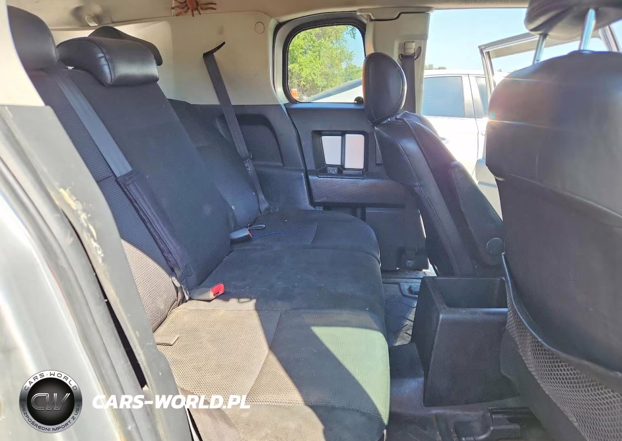 2007 Toyota Fj Cruiser Base VIN:JTEBU11F070080556 - 10
