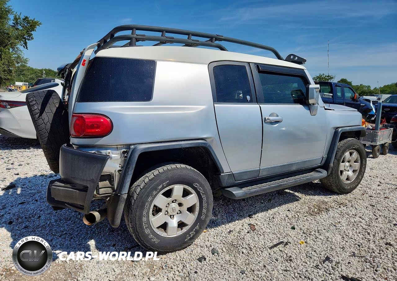 2007 Toyota Fj Cruiser Base VIN:JTEBU11F070080556 - 3