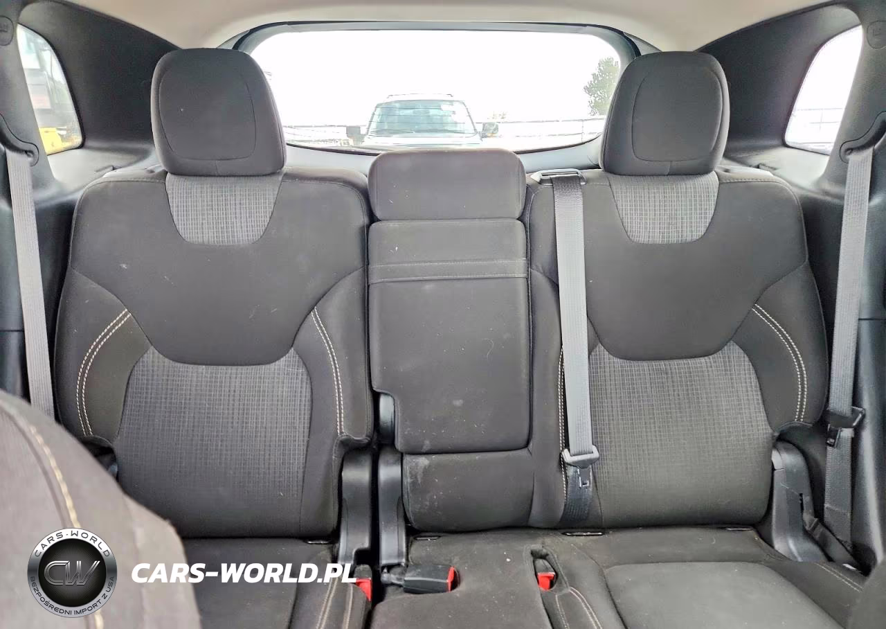 2015 Jeep Cherokee Latitude VIN:1C4PJLCB6FW532031 - 10