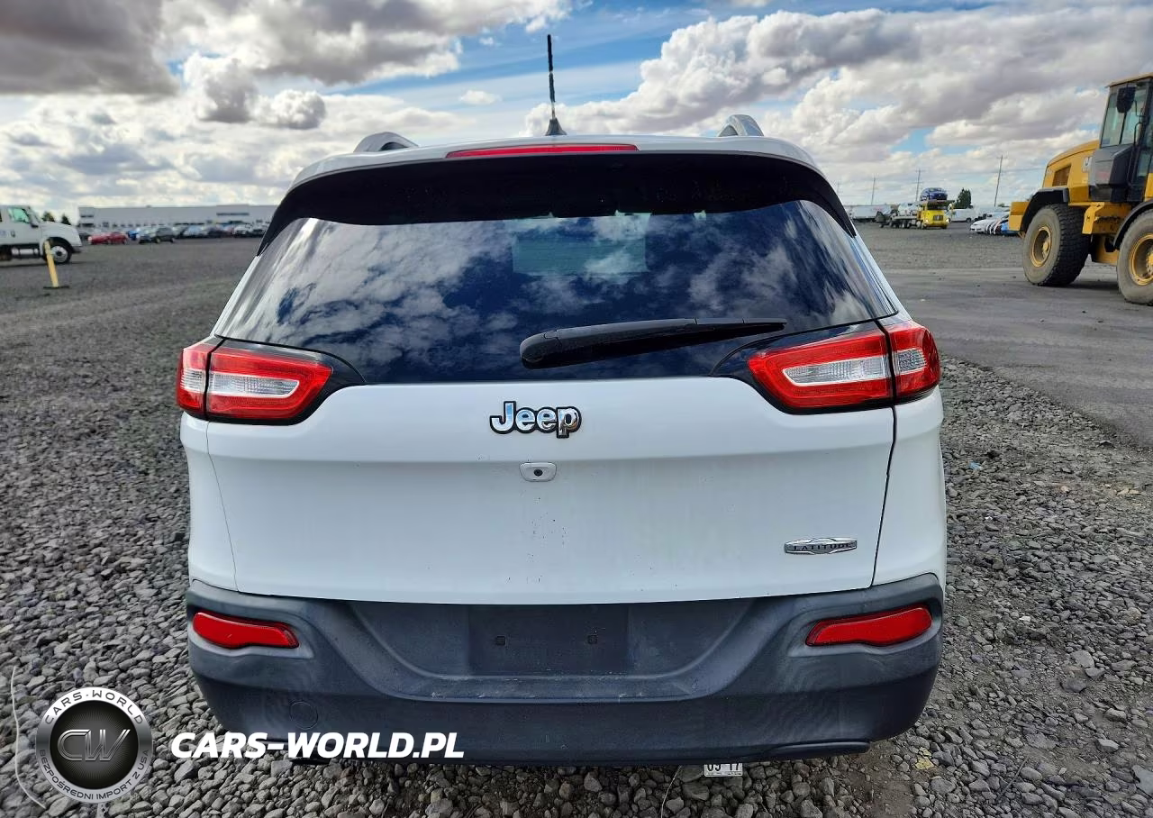 2015 Jeep Cherokee Latitude VIN:1C4PJLCB6FW532031 - 6