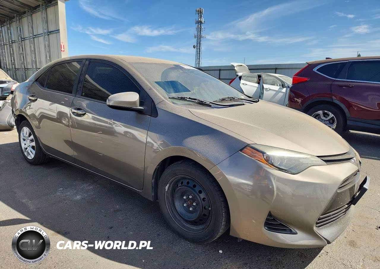 2018 Toyota Corolla Le VIN:2T1BURHEXJC971273 - 4