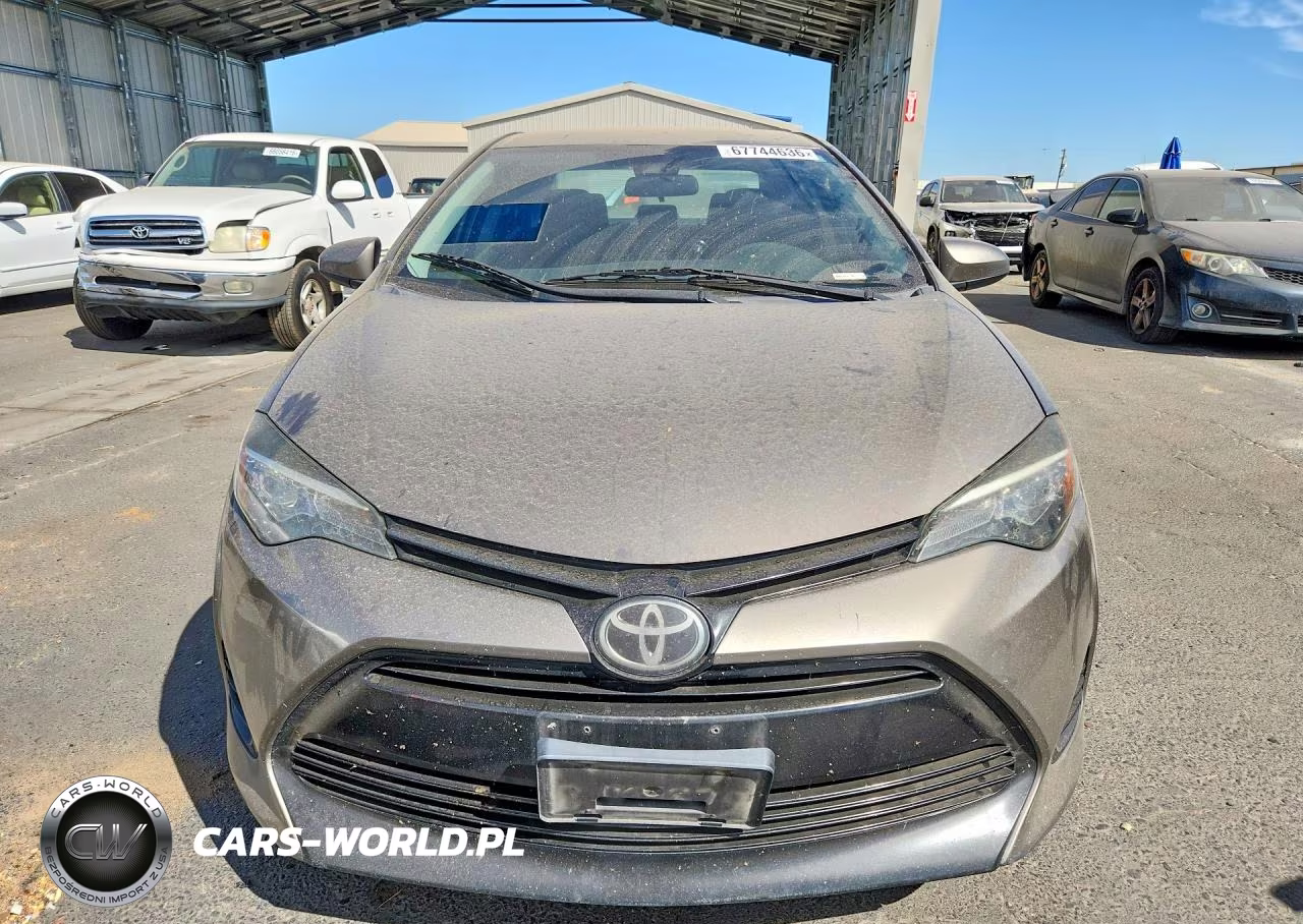 2018 Toyota Corolla Le VIN:2T1BURHEXJC971273 - 5