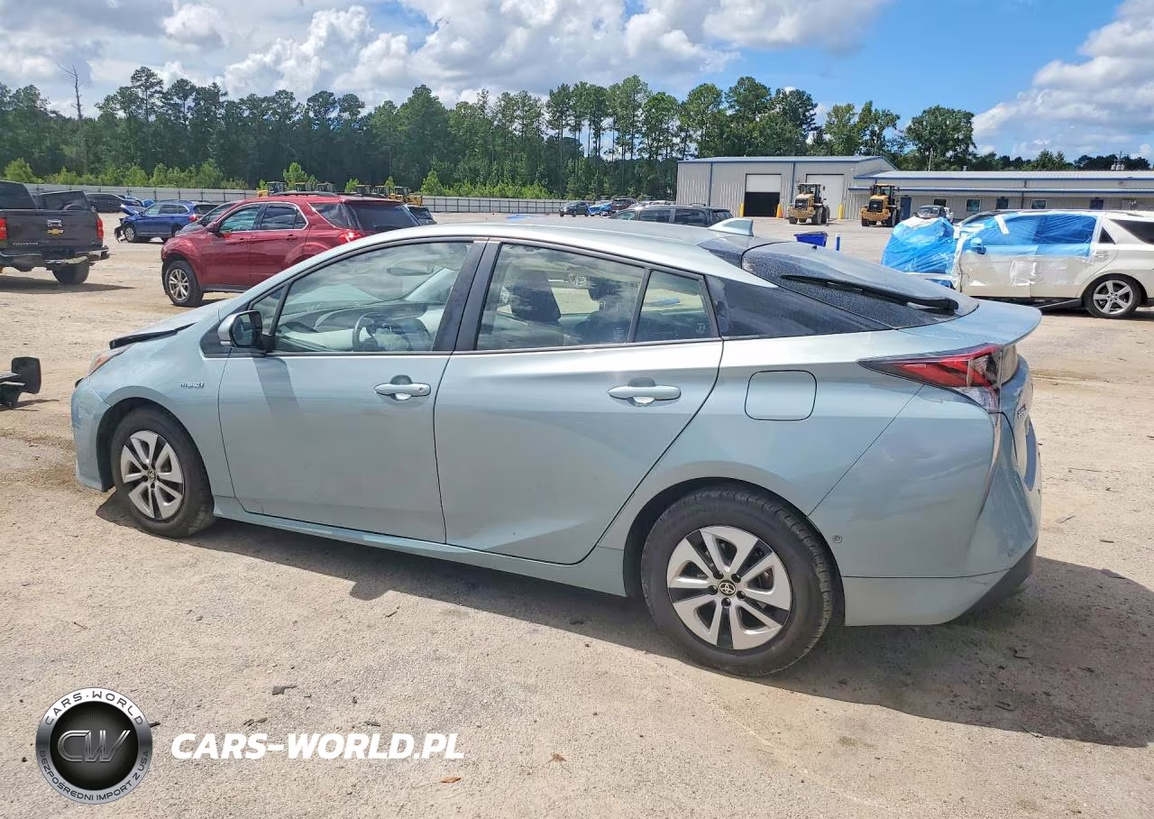 2018 Toyota Prius Four VIN:JTDKARFU5J3554526 - 2