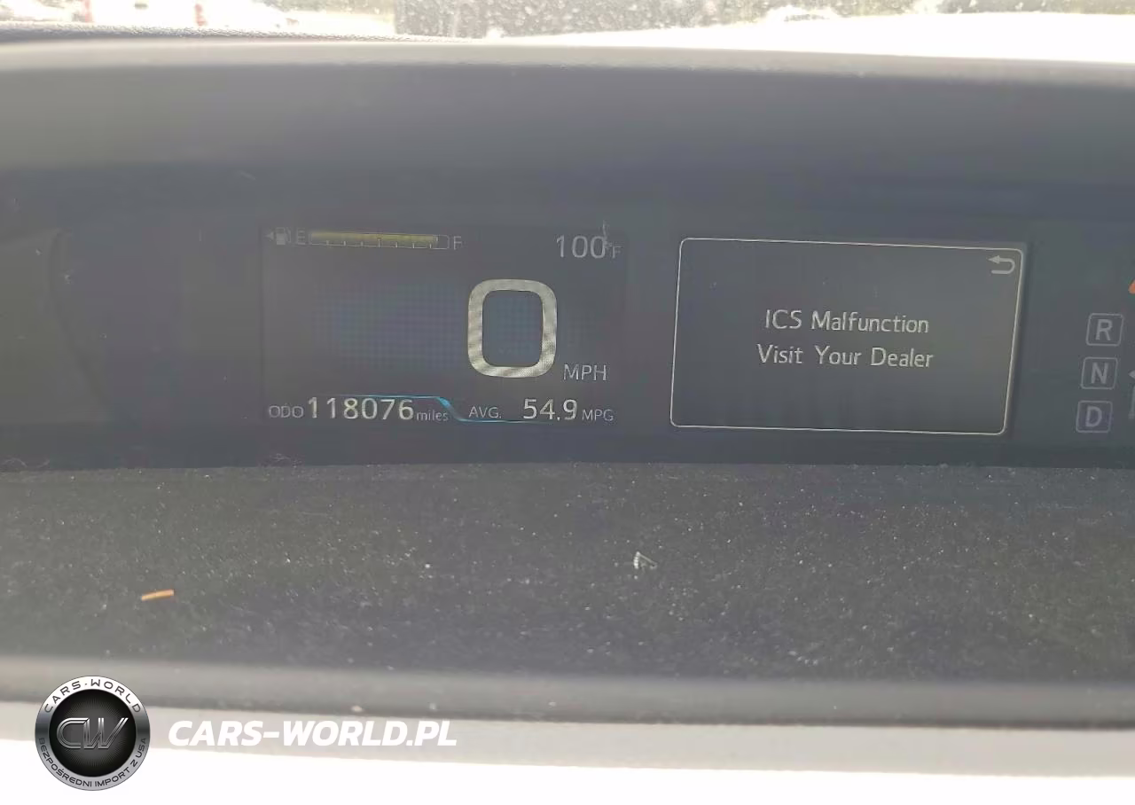 2018 Toyota Prius Four VIN:JTDKARFU5J3554526 - 9